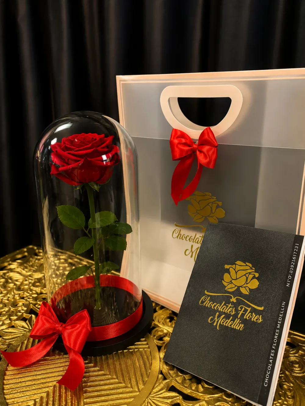Rosa inmortalizada preservada